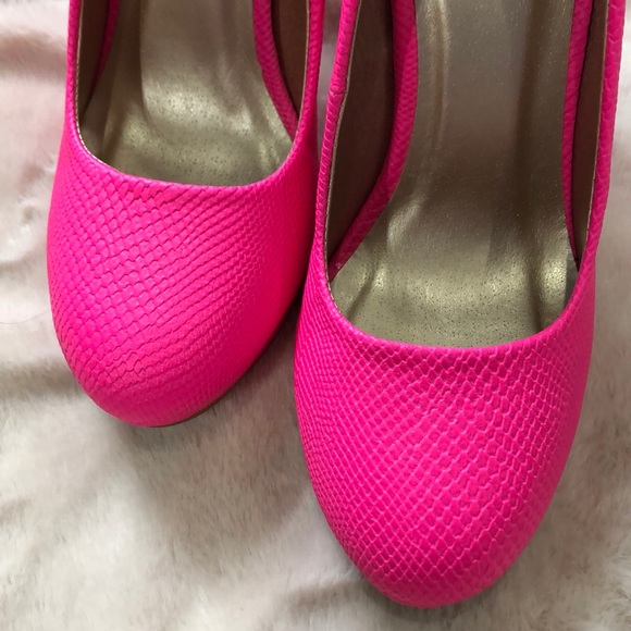 NEW Hot Pink Heels - Picture 6 of 6